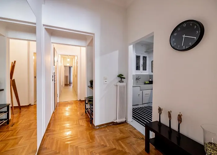 Cozy Apartment In Kolonaki Athens - Sleeps 5