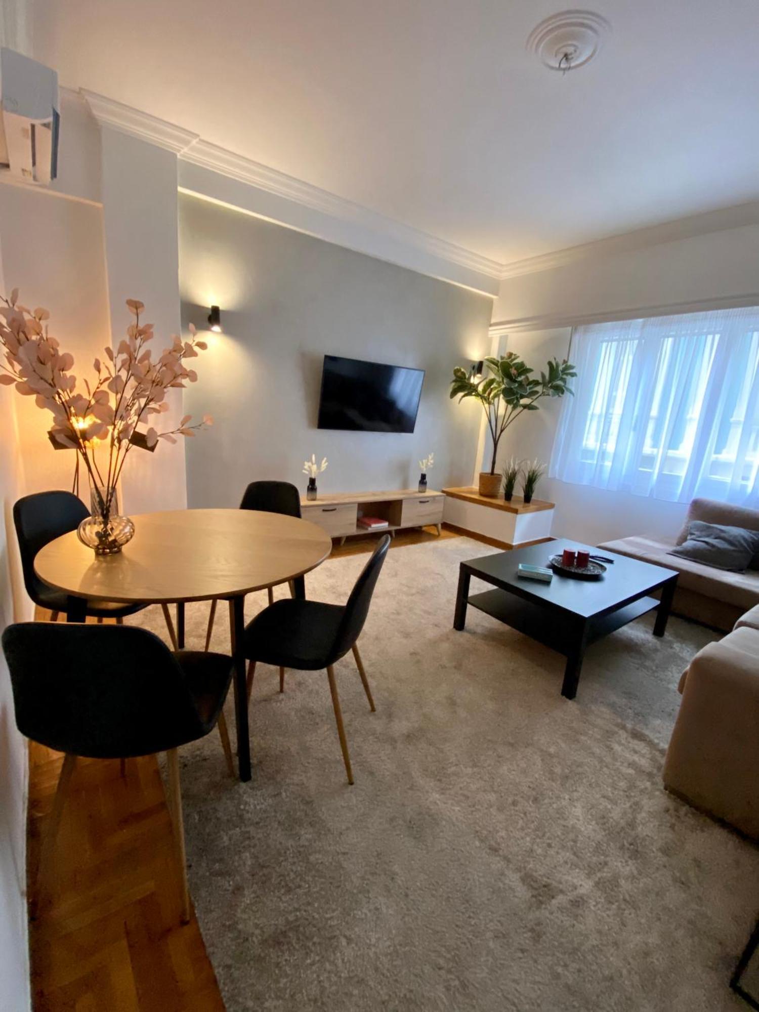 Cozy In Kolonaki - Sleeps 5 Apartment *